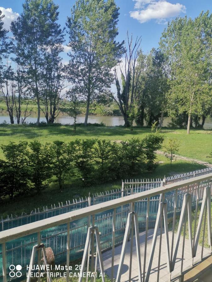 Villa Pertini Appartamento Primo Piano Nel Parco Oglio Sud Canneto sull'Oglio Eksteriør bilde